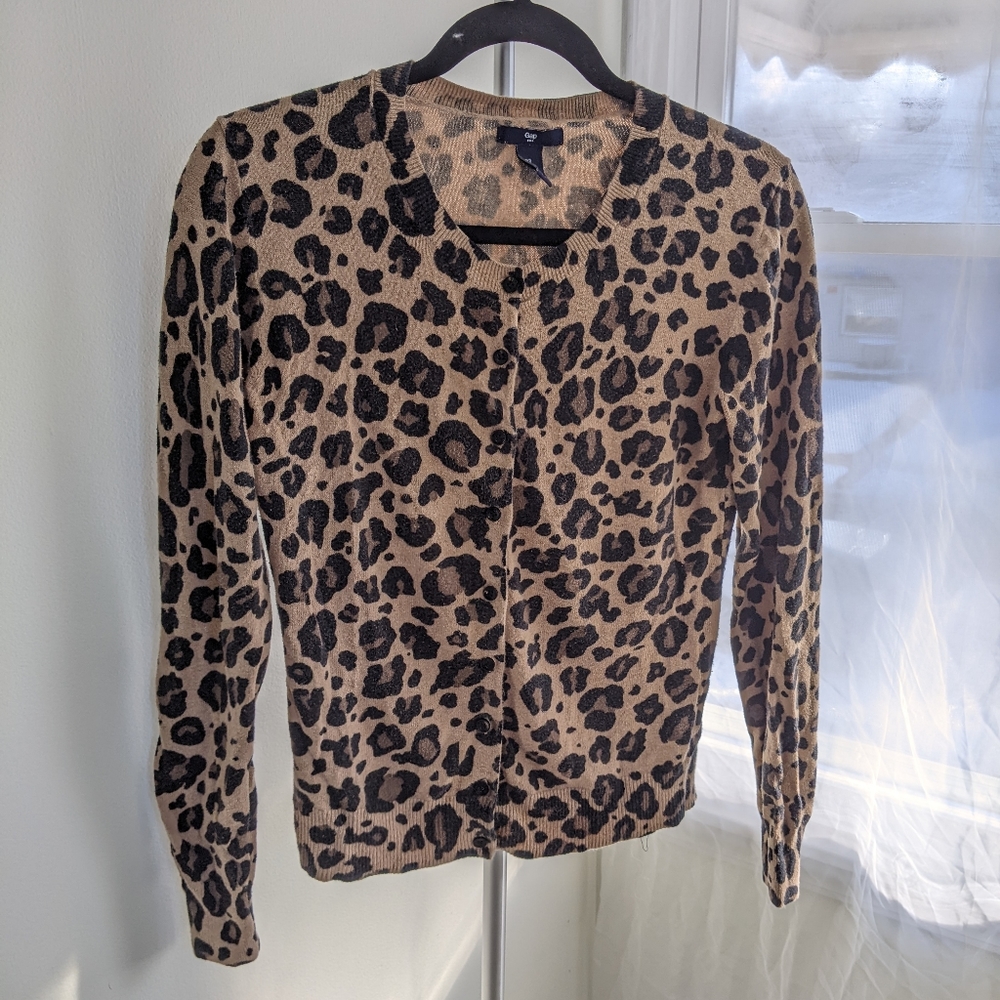 Gap Button-up Sweater Size Small